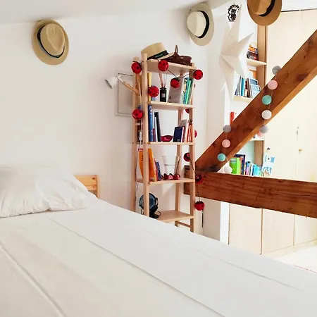 Lägenhet Bright And Warm In