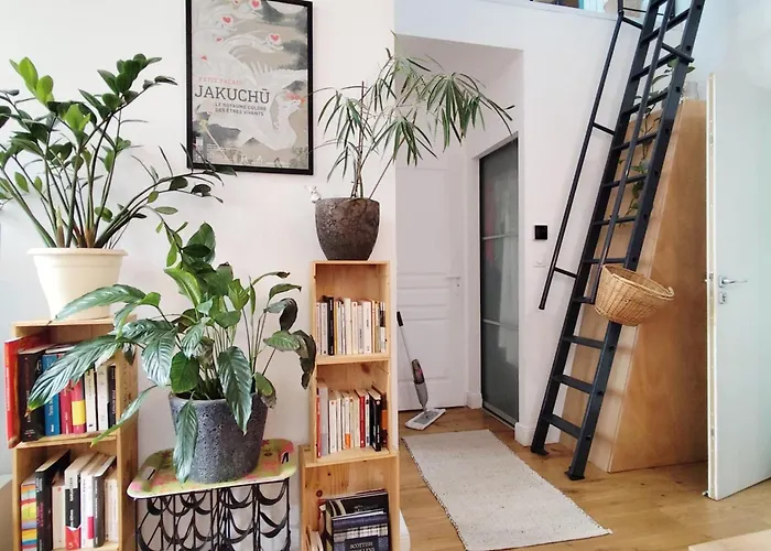 Апартаменты Bright And Warm In *