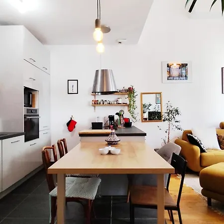 Bright And Warm In Appartamento