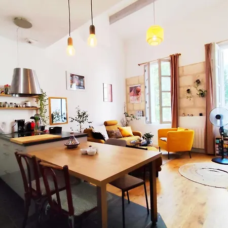 Bright And Warm In Appartamento Bordeaux