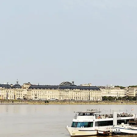 Διαμέρισμα Bright And Warm In