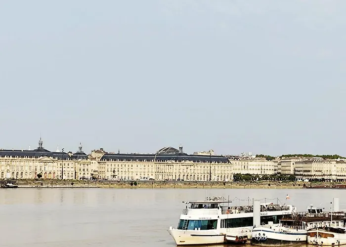 Apartment Bright And Warm In